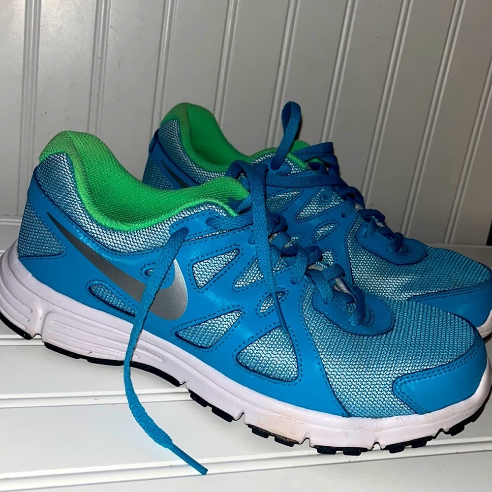Nike blue sneakers size 6.5Y - Picture 1 of 7
